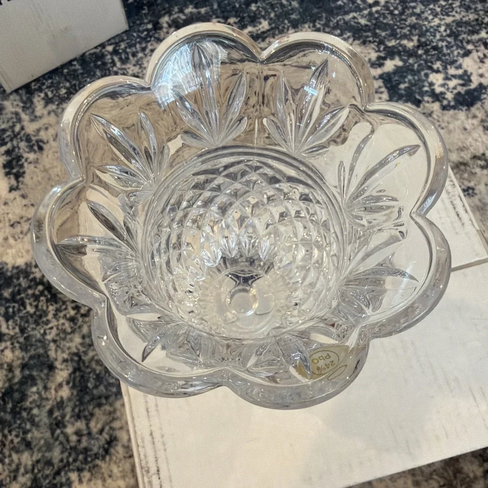 Vtg Bohemia Czech Hand Cut 24% Lead Crystal Pineapple Shaped‎ Vase. No Chips